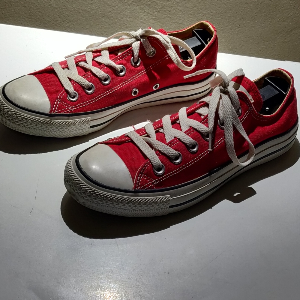 Red Converse chuck taylors